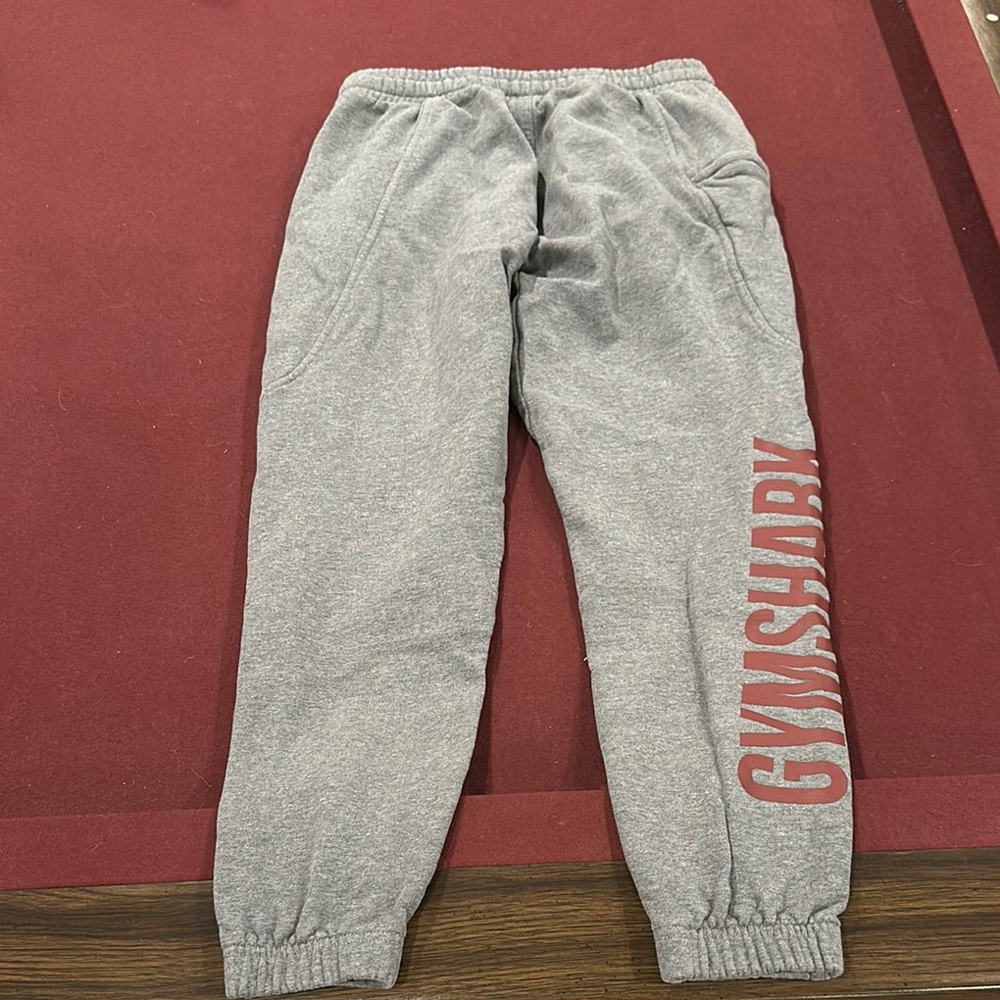 Gymshark Mens Grey Joggers/Sweatpants
Excellent used condition.  Size M